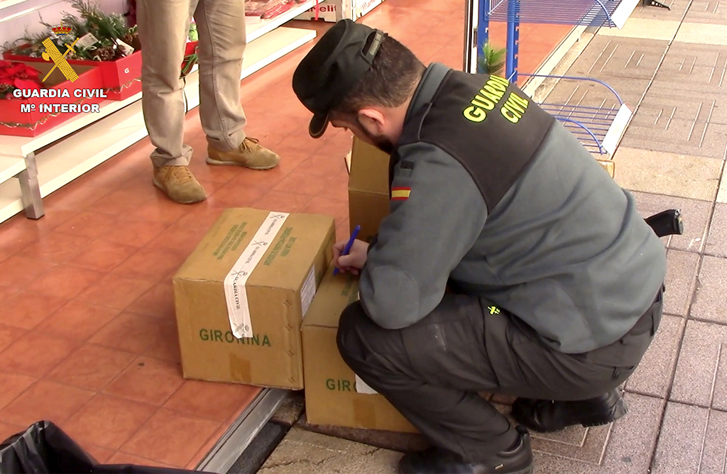 La Guardia Civil interviene unos 800.000 artificios pirotécnicos en la campaña de Navidad
